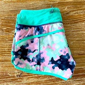 🍋 Lululemon Camo Run Speed Shorts